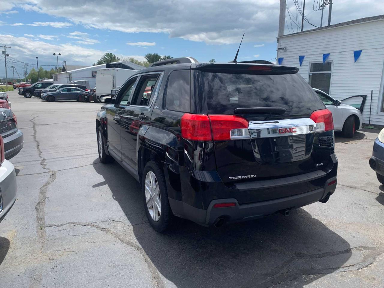 Photo 3 from auction – 2011 GMC TERRAIN SL with VIN 2CTFLTE52B6233688