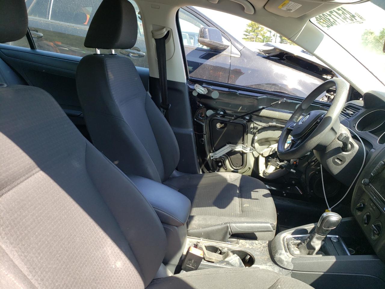 Photo 5 from auction – 2015 VOLKSWAGEN JETTA BASE with VIN 3VW2K7AJ4FM293441