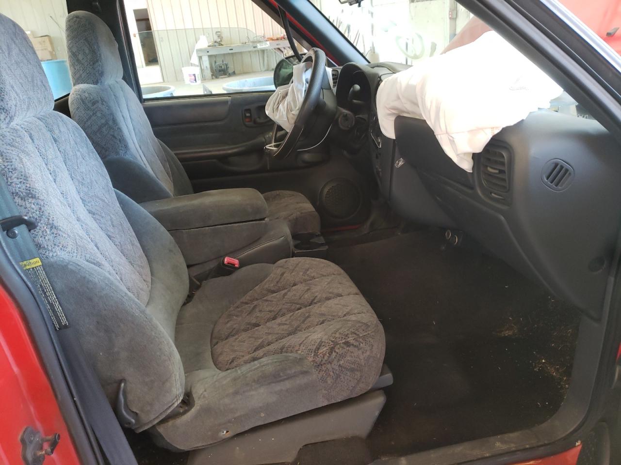 Photo 5 from auction – 2000 GMC SONOMA with VIN 1GTCS1447Y8192458