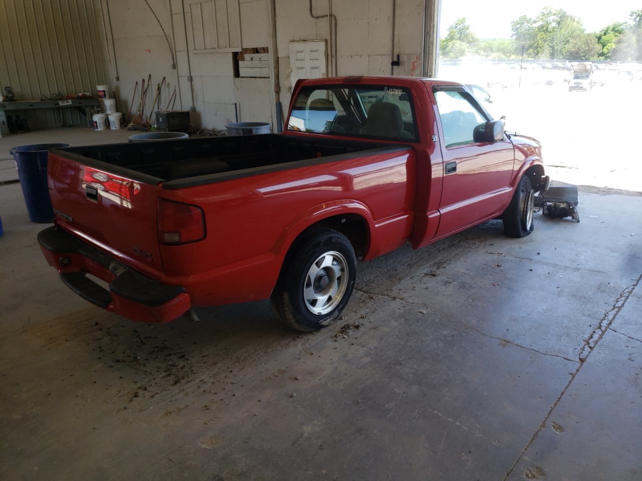 Photo 4 from auction – 2000 GMC SONOMA with VIN 1GTCS1447Y8192458