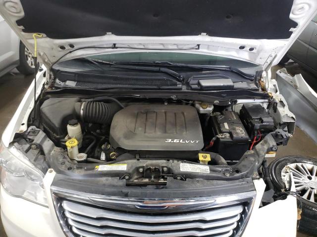 Photo 2 from auction – 2013 CHRYSLER TOWN & COU with VIN 2C4RC1CG8DR534470