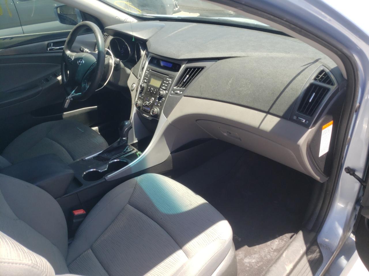 Photo 9 from auction – 2011 HYUNDAI SONATA HYB with VIN KMHEC4A41BA017579