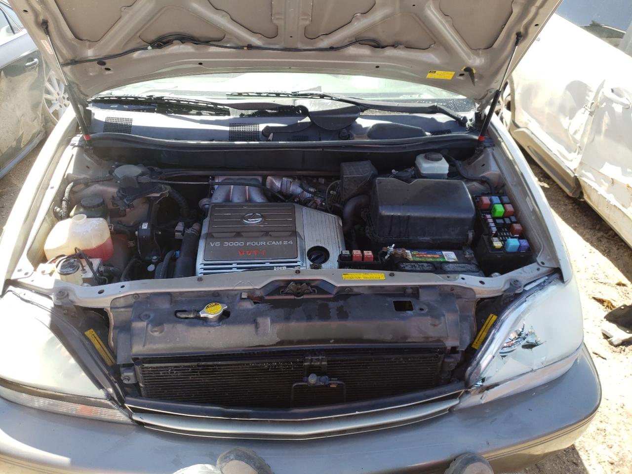 Photo 7 from auction – 2001 LEXUS RX 300 with VIN JTJHF10U110210681