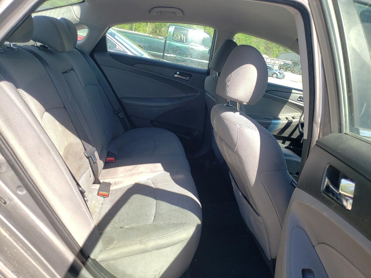 Photo 6 from auction – 2013 HYUNDAI SONATA GLS with VIN 5NPEB4AC5DH670085