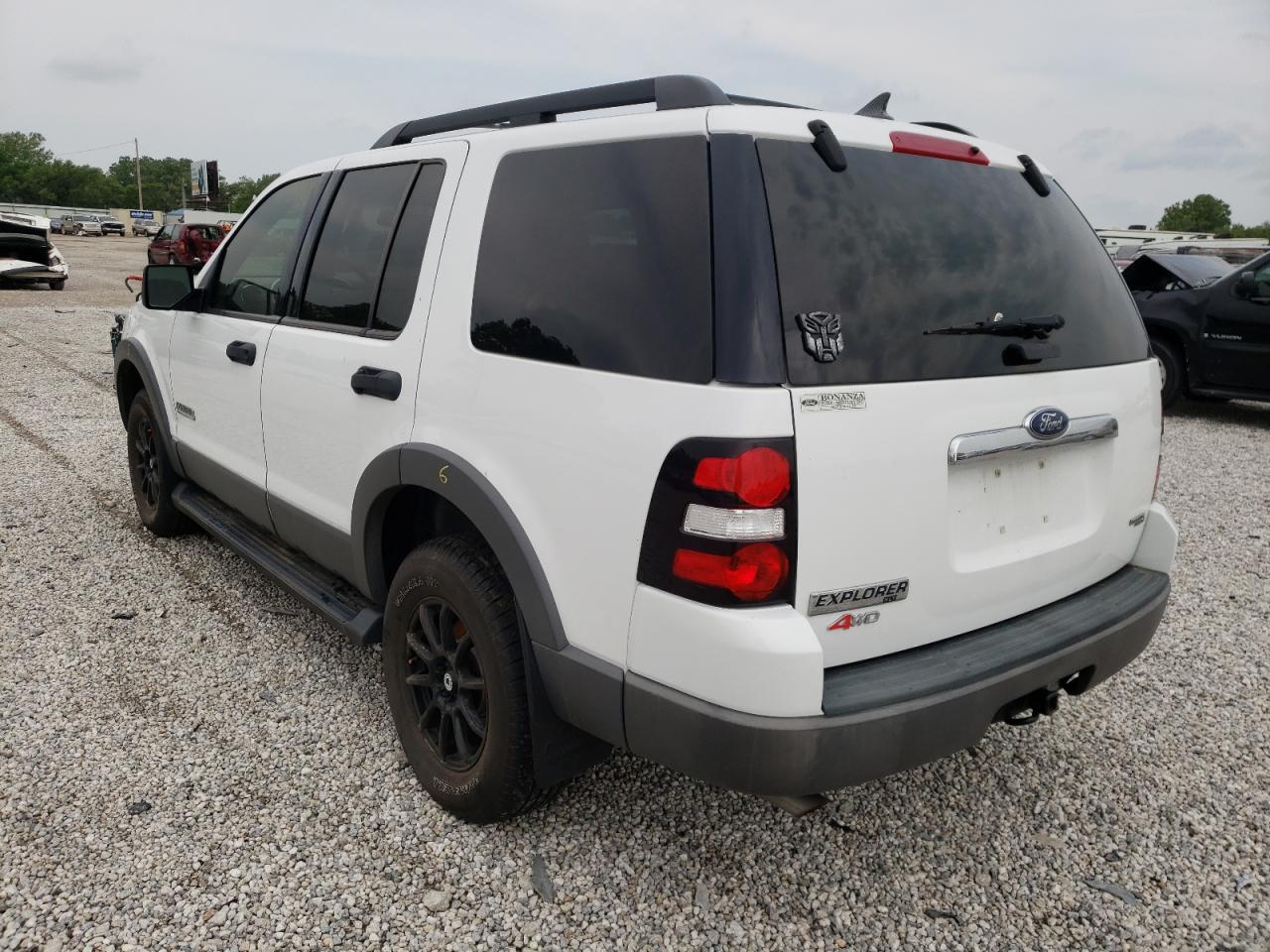 Photo 3 from auction – 2006 FORD EXPLORER X with VIN 1FMEU73E56UA15536