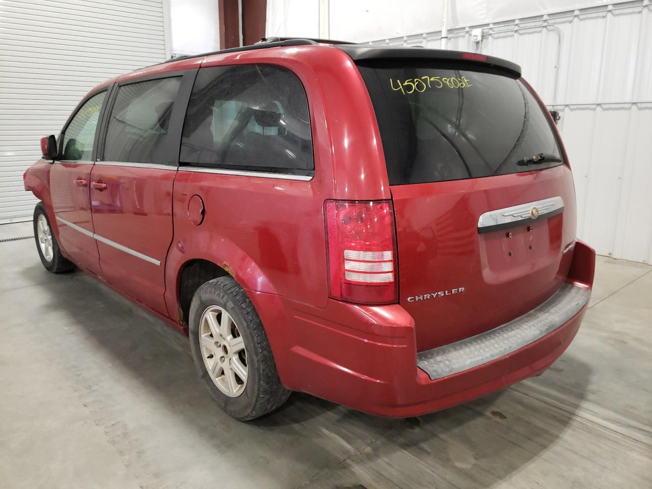 Photo 3 from auction – 2010 CHRYSLER TOWN & COU with VIN 2A4RR5D12AR148245