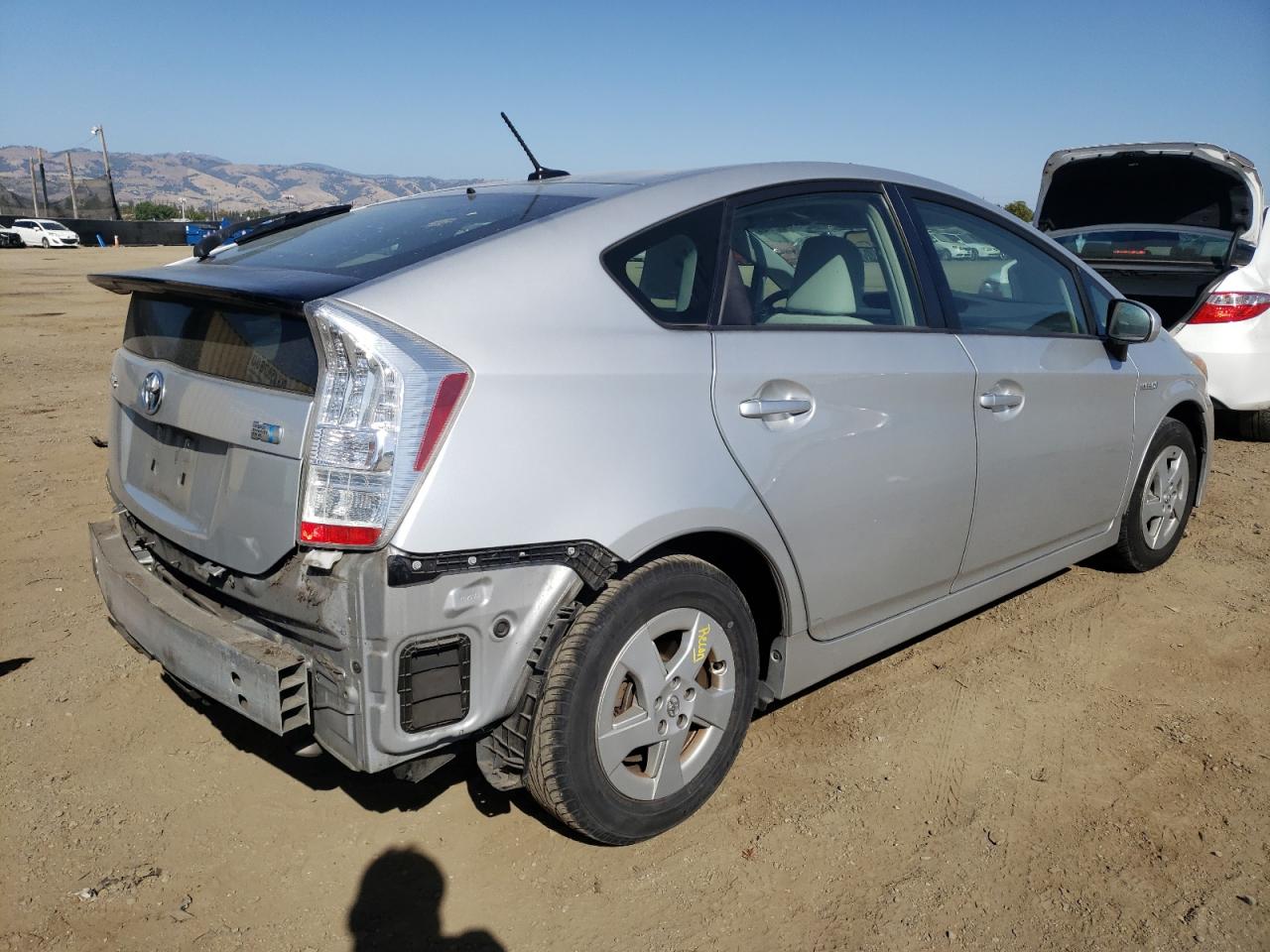 Photo 4 from auction – 2010 TOYOTA PRIUS with VIN JTDKN3DU6A0152083