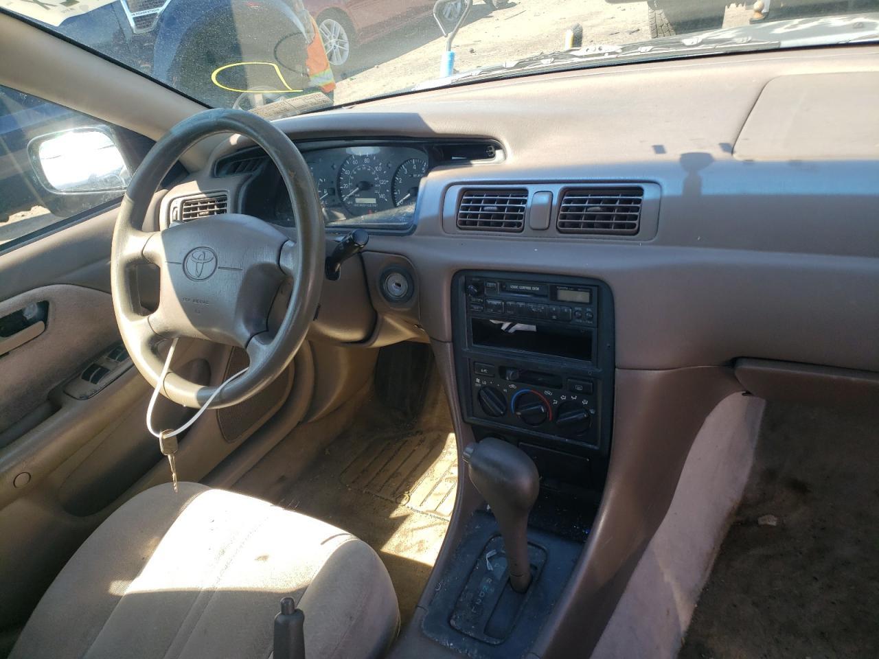 Photo 9 from auction – 1997 TOYOTA CAMRY CE with VIN 4T1BG22K3VU021242