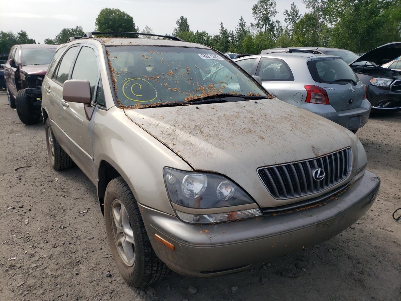 LEXUS RX 300 2000 مع رقم تعريف المركبة JT6HF10U2Y0126020 - صورة من المزاد