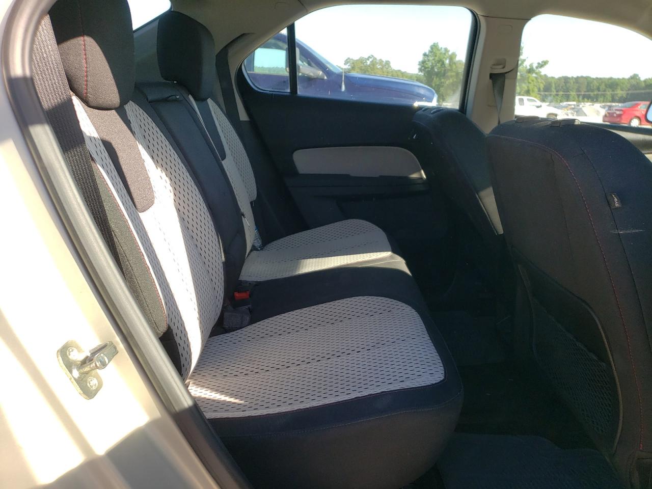 Photo 6 from auction – 2011 CHEVROLET EQUINOX LS with VIN 2CNFLCEC6B6466883