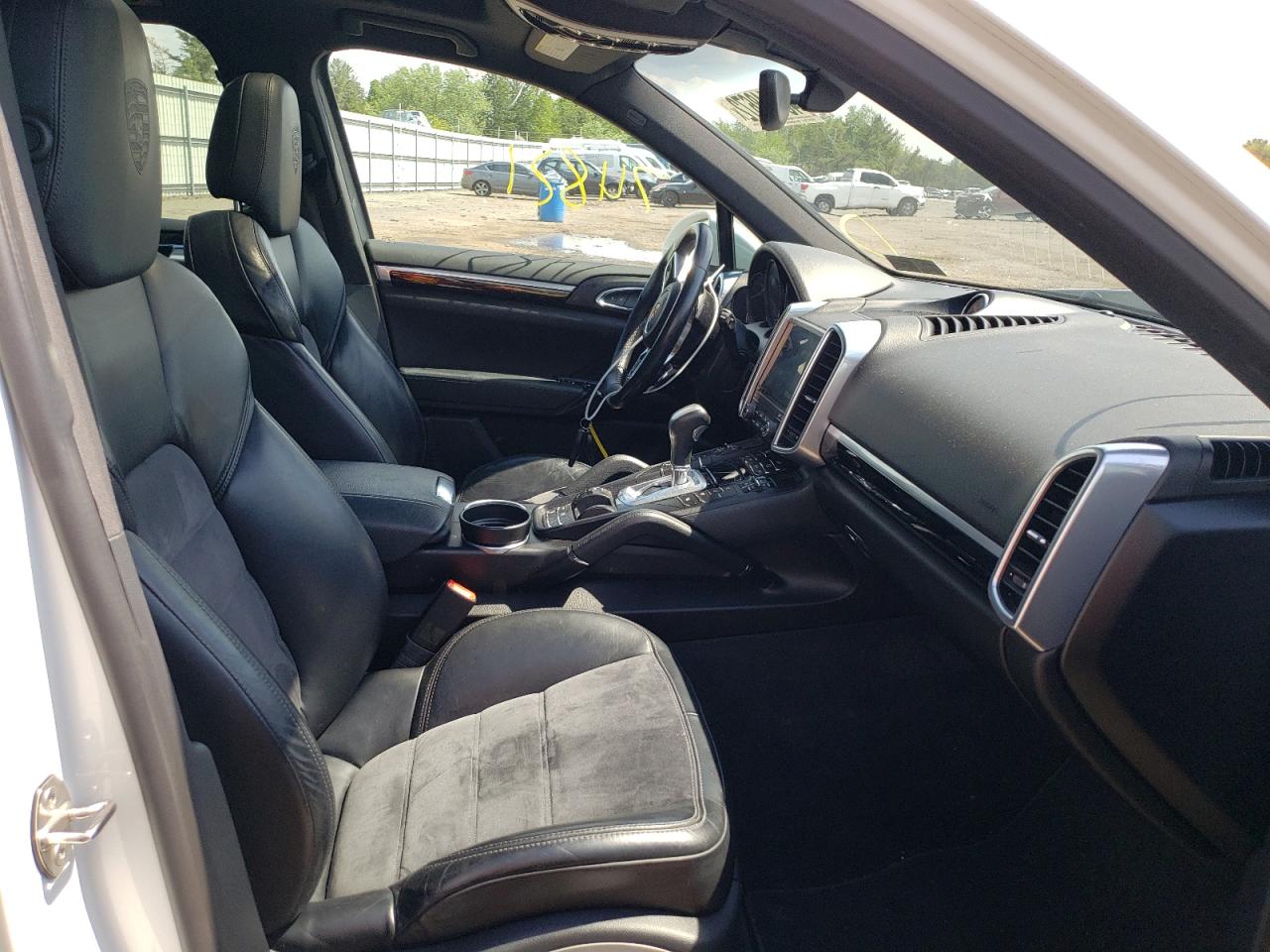 Photo 5 from auction – 2017 PORSCHE CAYENNE with VIN WP1AA2A22HKA87573