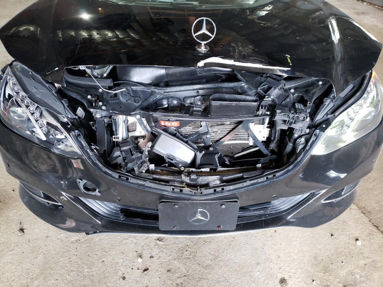 Photo 9 from auction – 2014 MERCEDES-BENZ E 250 BLUE with VIN WDDHF9HB5EA786932