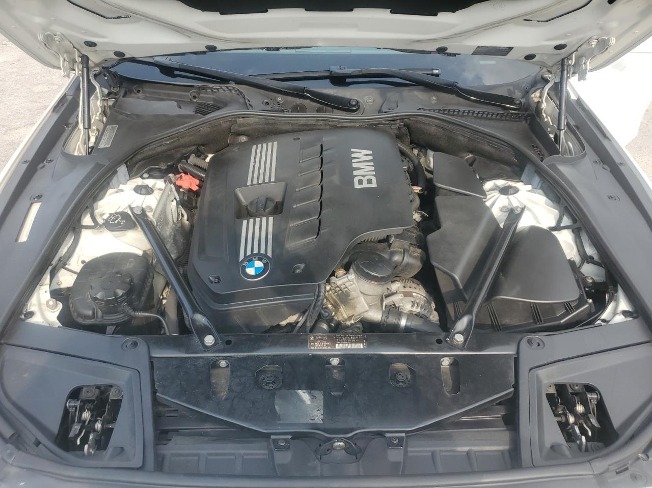 Photo 7 from auction – 2011 BMW 528 I with VIN WBAFR1C57BC748823