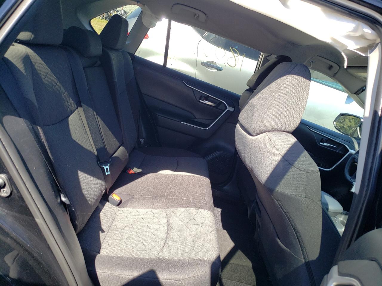 Photo 6 from auction – 2021 TOYOTA RAV4 XLE with VIN 2T3P1RFV9MC142613