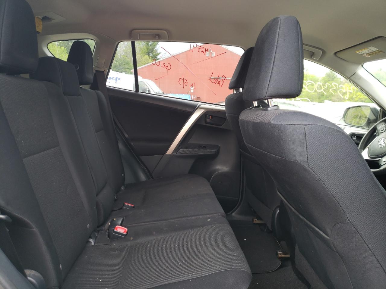 Photo 6 from auction – 2015 TOYOTA RAV4 LE with VIN JTMBFREV1FD143671