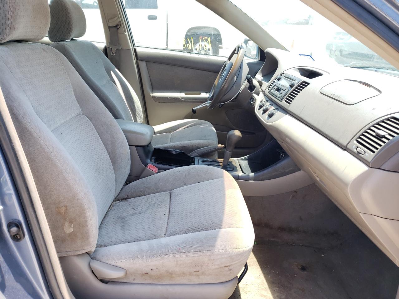 Photo 5 from auction – 2004 TOYOTA CAMRY LE with VIN 4T1BE32K04U937578
