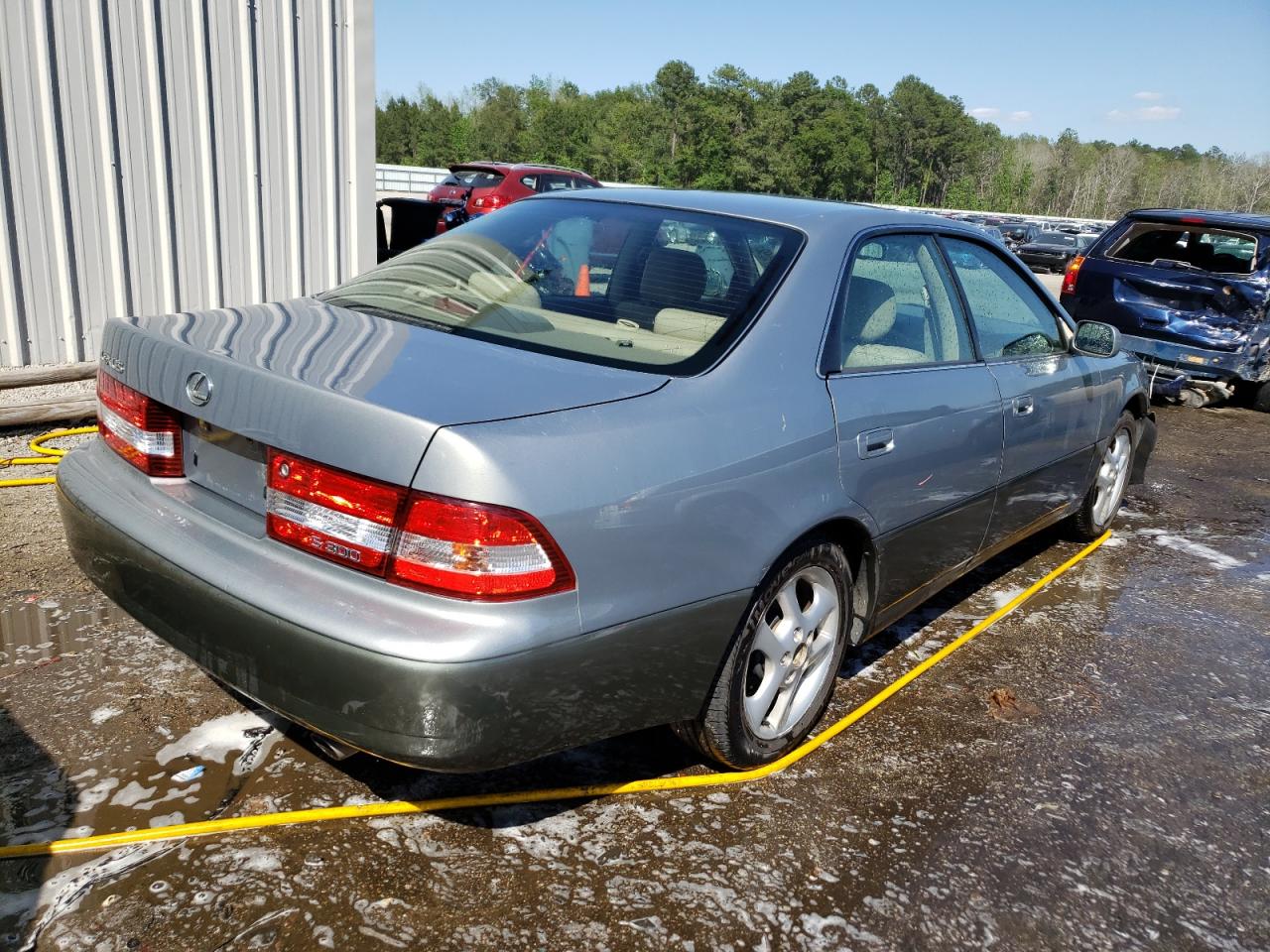 Photo 4 from auction – 2001 LEXUS ES 300 with VIN JT8BF28G810334006