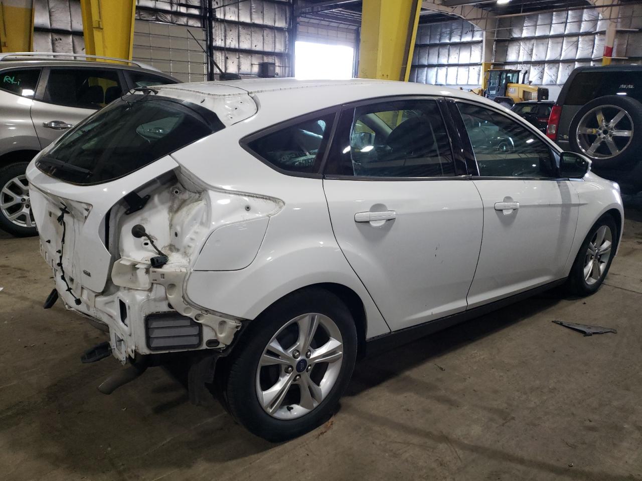 Photo 4 from auction – 2014 FORD FOCUS SE with VIN 1FADP3K2XEL176174