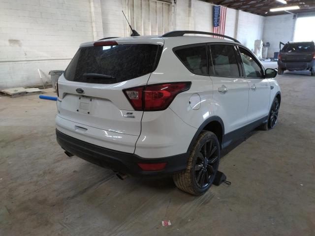 Photo 4 from auction – 2019 FORD ESCAPE SE with VIN 1FMCU0GD7KUA06976