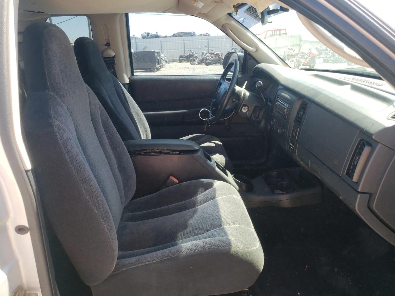 Photo 5 from auction – 2003 DODGE DAKOTA SXT with VIN 1D7HL12X23S140558