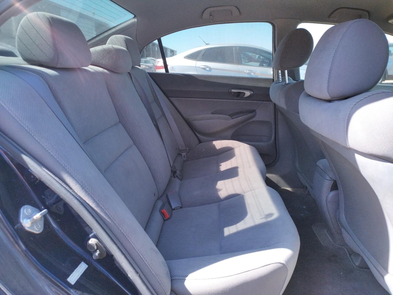 Photo 6 from auction – 2011 HONDA CIVIC LX with VIN 2HGFA1F53BH543391
