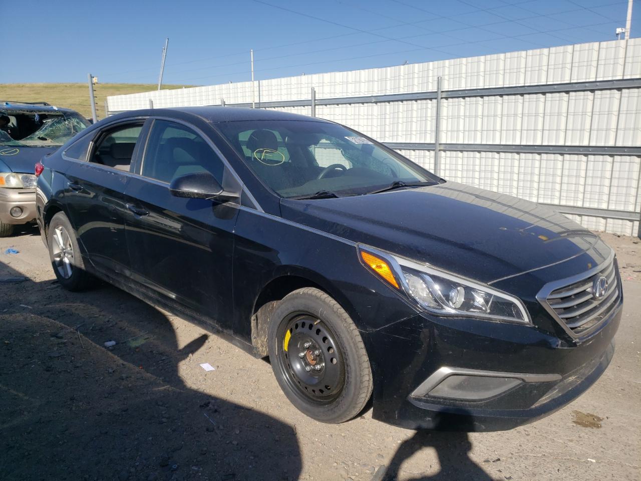 HYUNDAI SONATA SE 2016 with VIN 5NPE24AF2GH329421 - Photo from auction