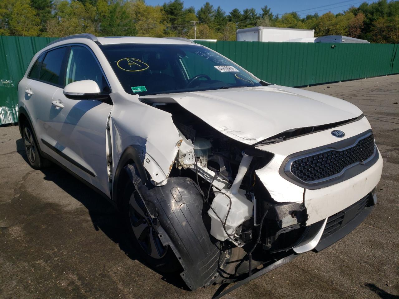 KIA NIRO EX 2017 with VIN KNDCC3LC3H5047825 - Photo from auction