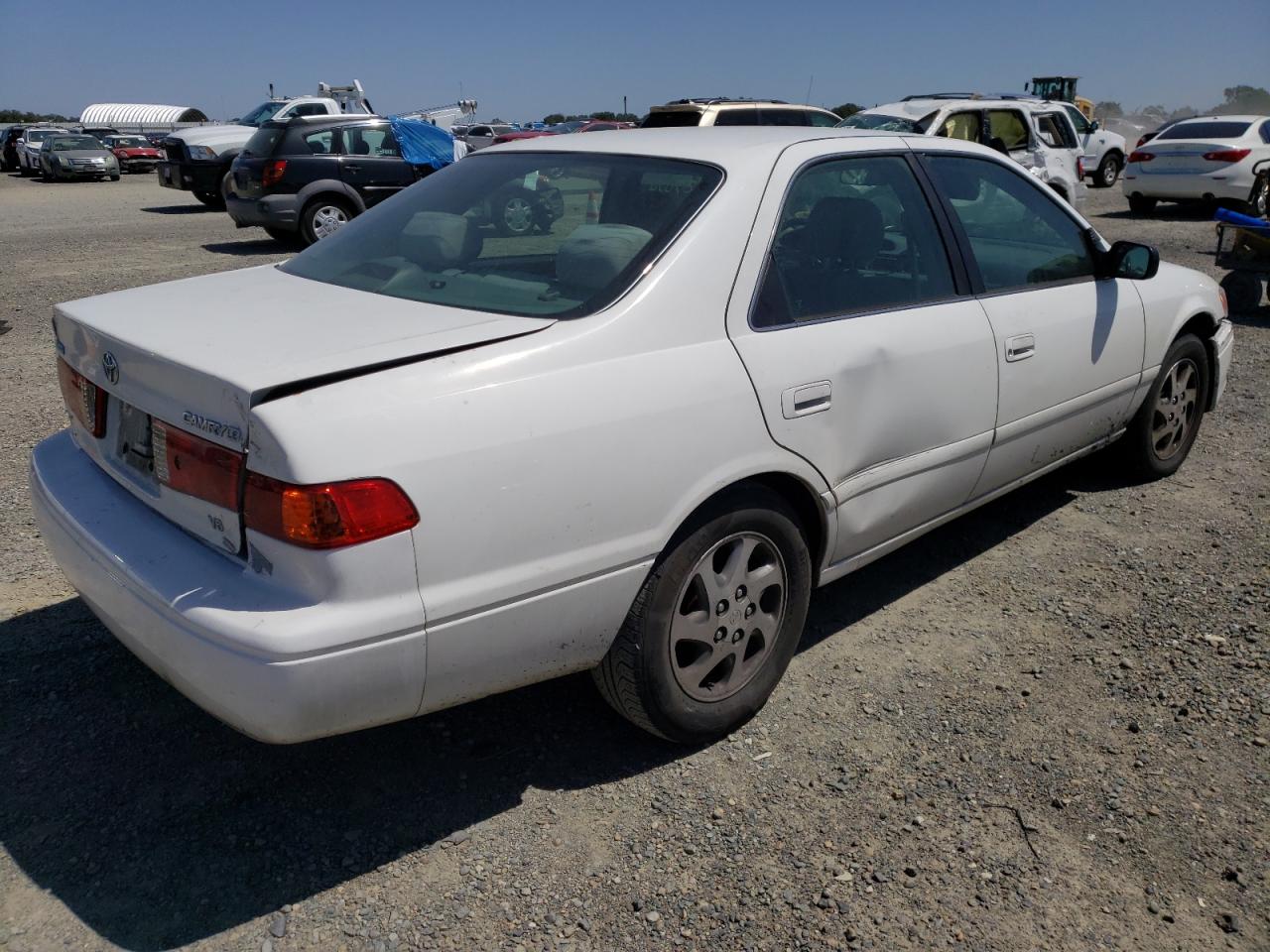 Photo 4 from auction – 2000 TOYOTA CAMRY LE with VIN 4T1BF22K6YU943592