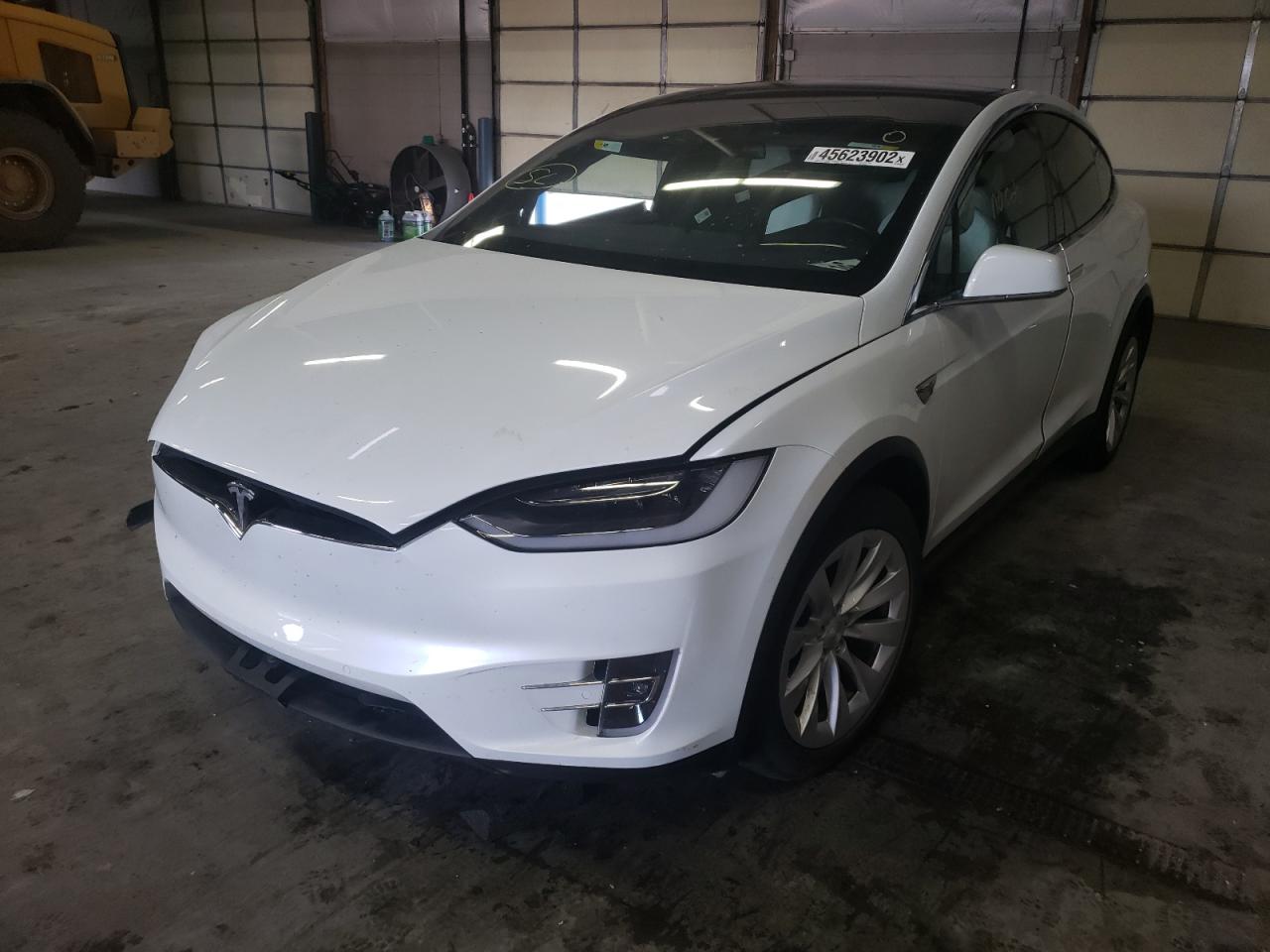 Photo 2 from auction – 2018 TESLA MODEL X with VIN 5YJXCAE23JF090642