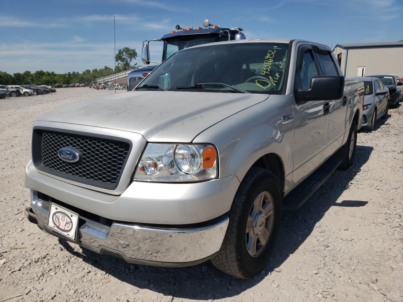 Photo 2 from auction – 2004 FORD F150 SUPER with VIN 1FTRW12W24KC77756