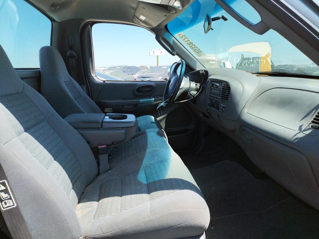 Zdjęcie 5 z aukcji – 2002 FORD F150 z VIN 1FTRF17W32NB66184