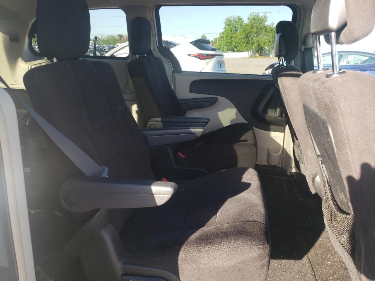 Photo 6 from auction – 2011 CHRYSLER TOWN & COU with VIN 2A4RR5DG4BR617227