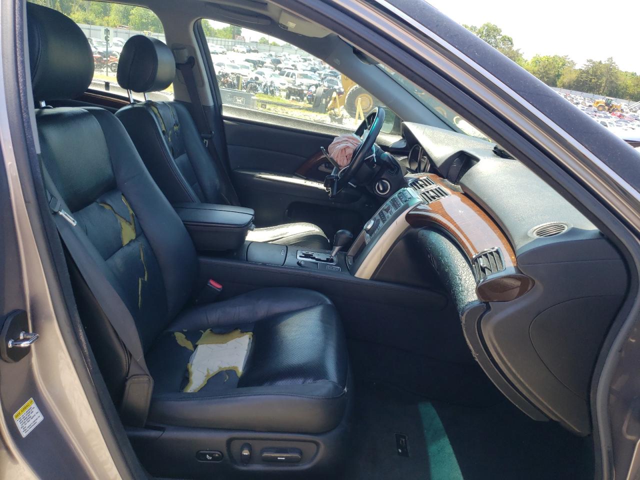 Photo 5 from auction – 2006 ACURA RL with VIN JH4KB16536C011270
