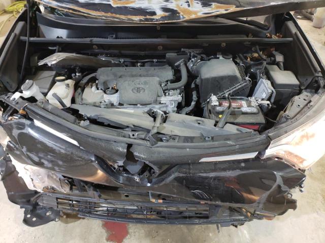 Photo 7 from auction – 2017 TOYOTA RAV4 XLE with VIN 2T3WFREVXHW360353