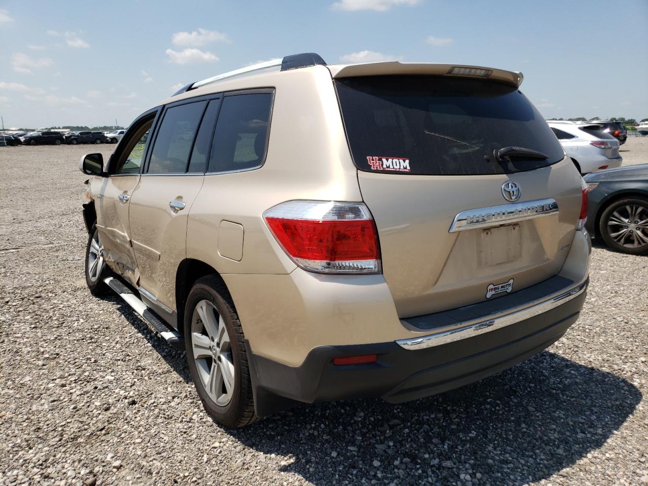 Photo 13 from auction – 2011 TOYOTA HIGHLANDER with VIN 5TDDK3EH3BS089395