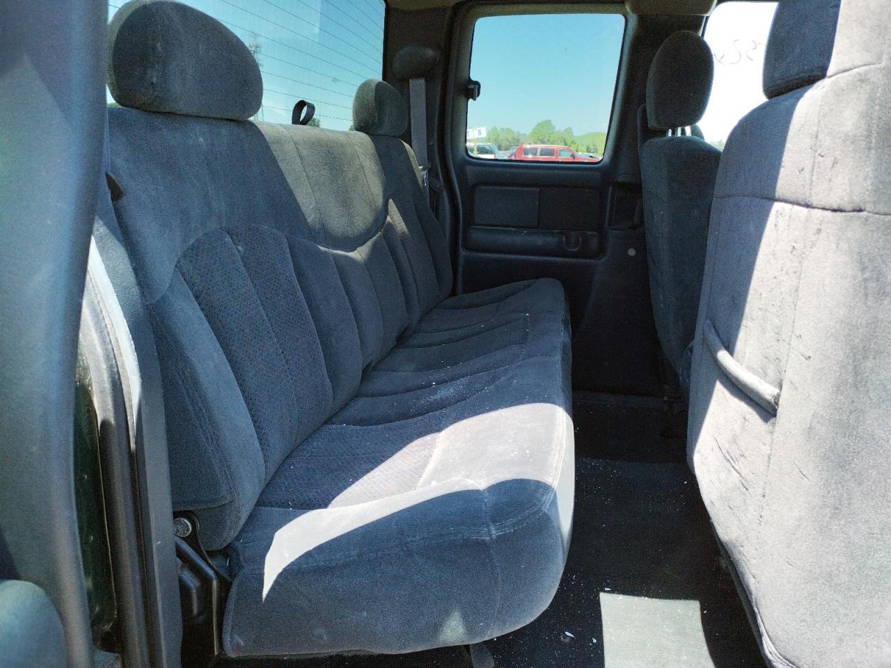 Photo 6 from auction – 2002 CHEVROLET SILVERADO with VIN 2GCEK19T821122955
