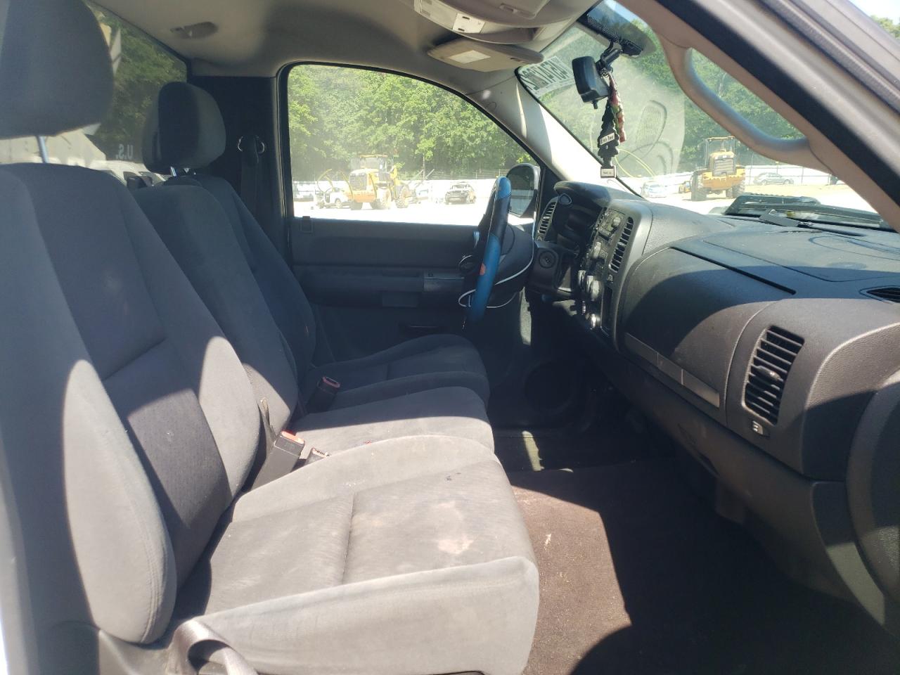 Photo 5 from auction – 2009 CHEVROLET SILVERADO with VIN 1GCEK24029Z144552