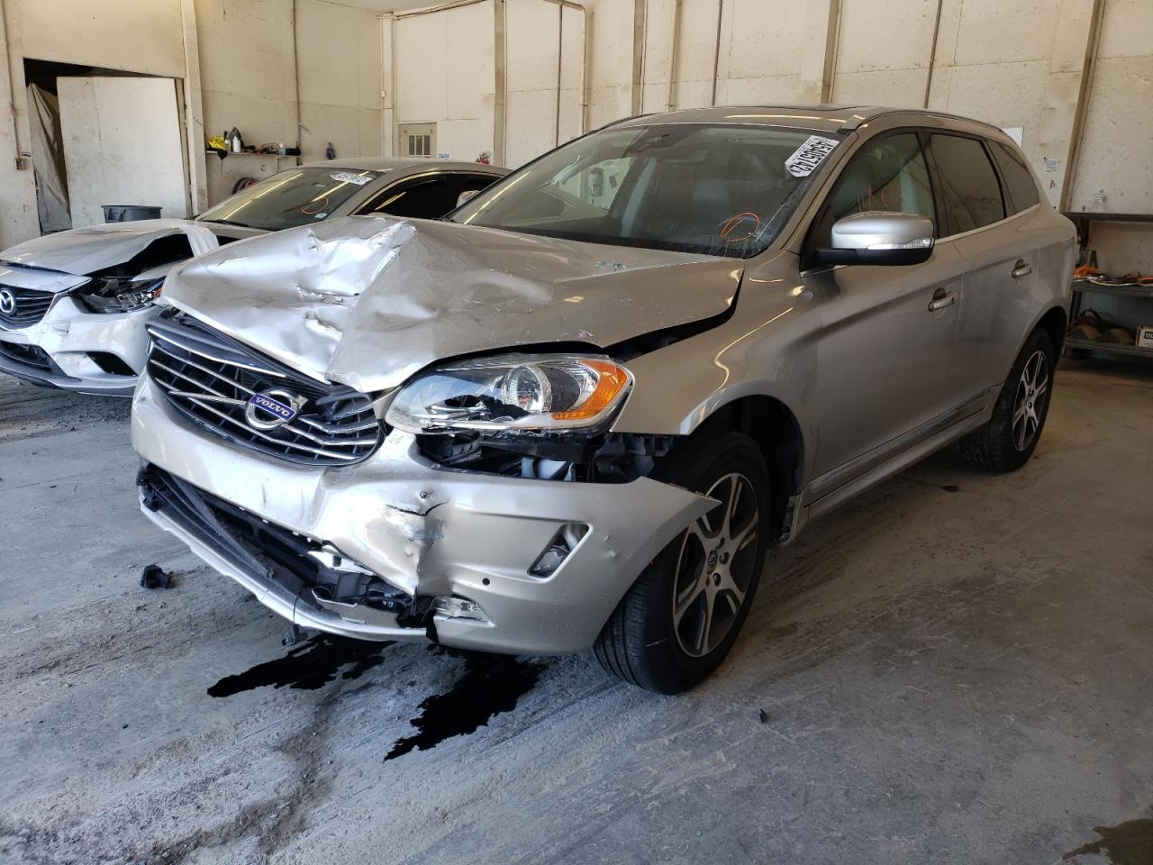 Photo 2 from auction – 2015 VOLVO XC60 T6 PR with VIN YV4902RK2F2728100