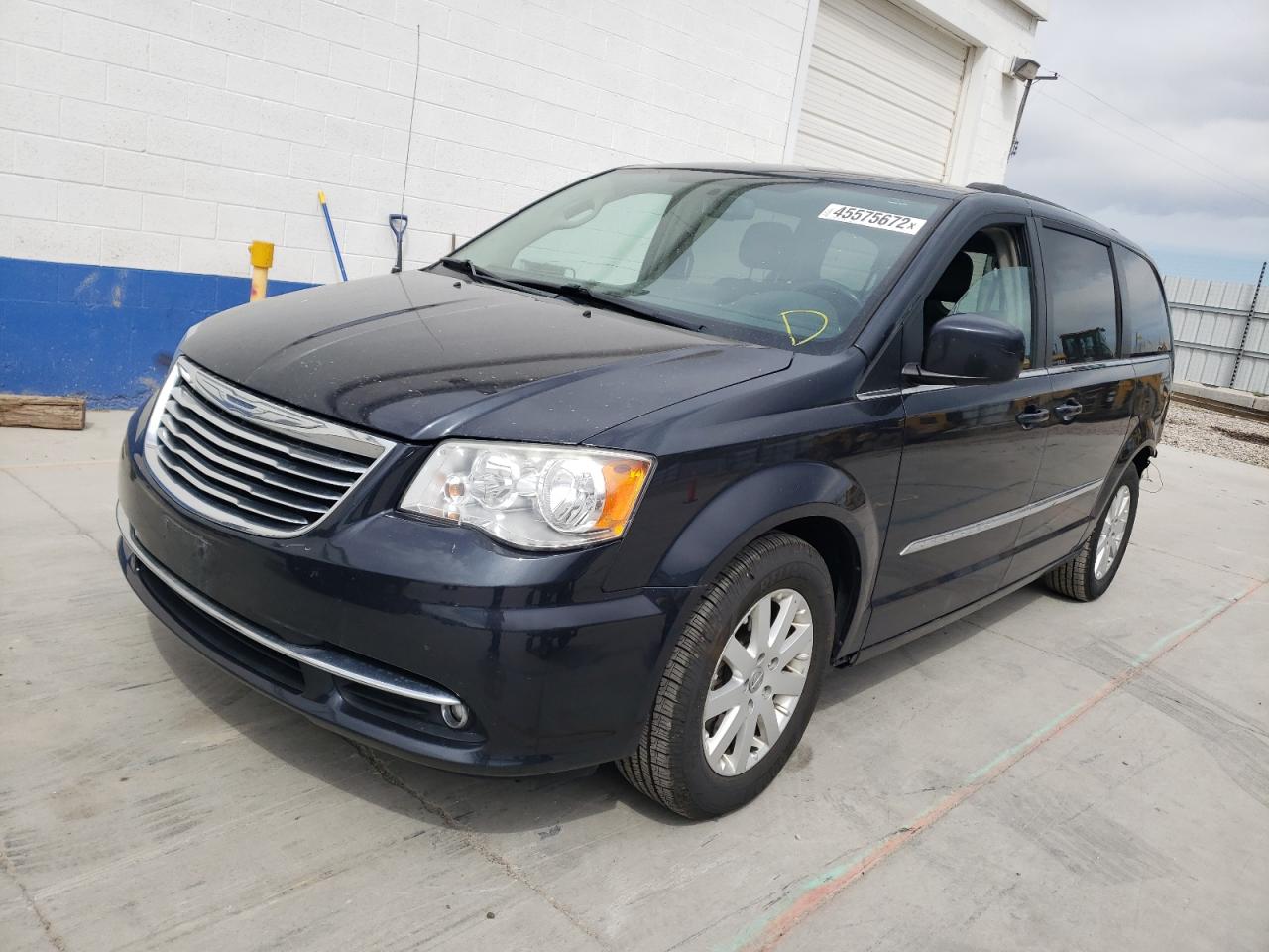 Photo 2 from auction – 2014 CHRYSLER TOWN & COU with VIN 2C4RC1BG2ER402792