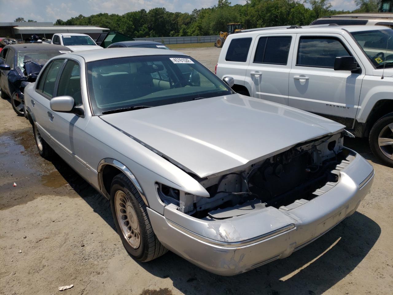 Photo 1 from auction – 2002 MERCURY GRAND MARQ with VIN 2MEFM75W32X651355