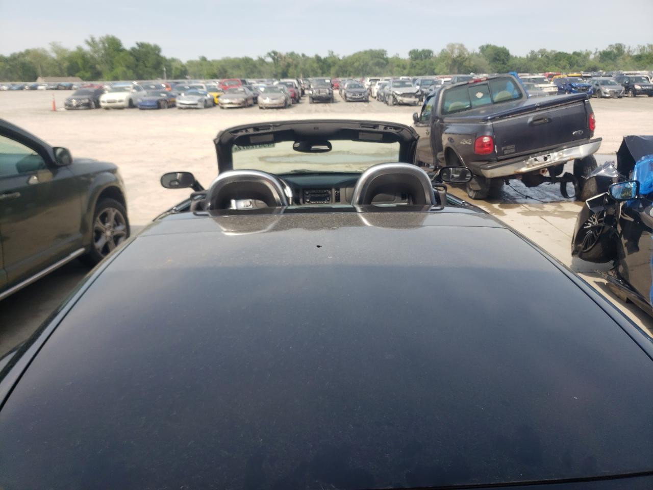 Photo 6 from auction – 2004 CHEVROLET SSR with VIN 1GCES14P24B111835