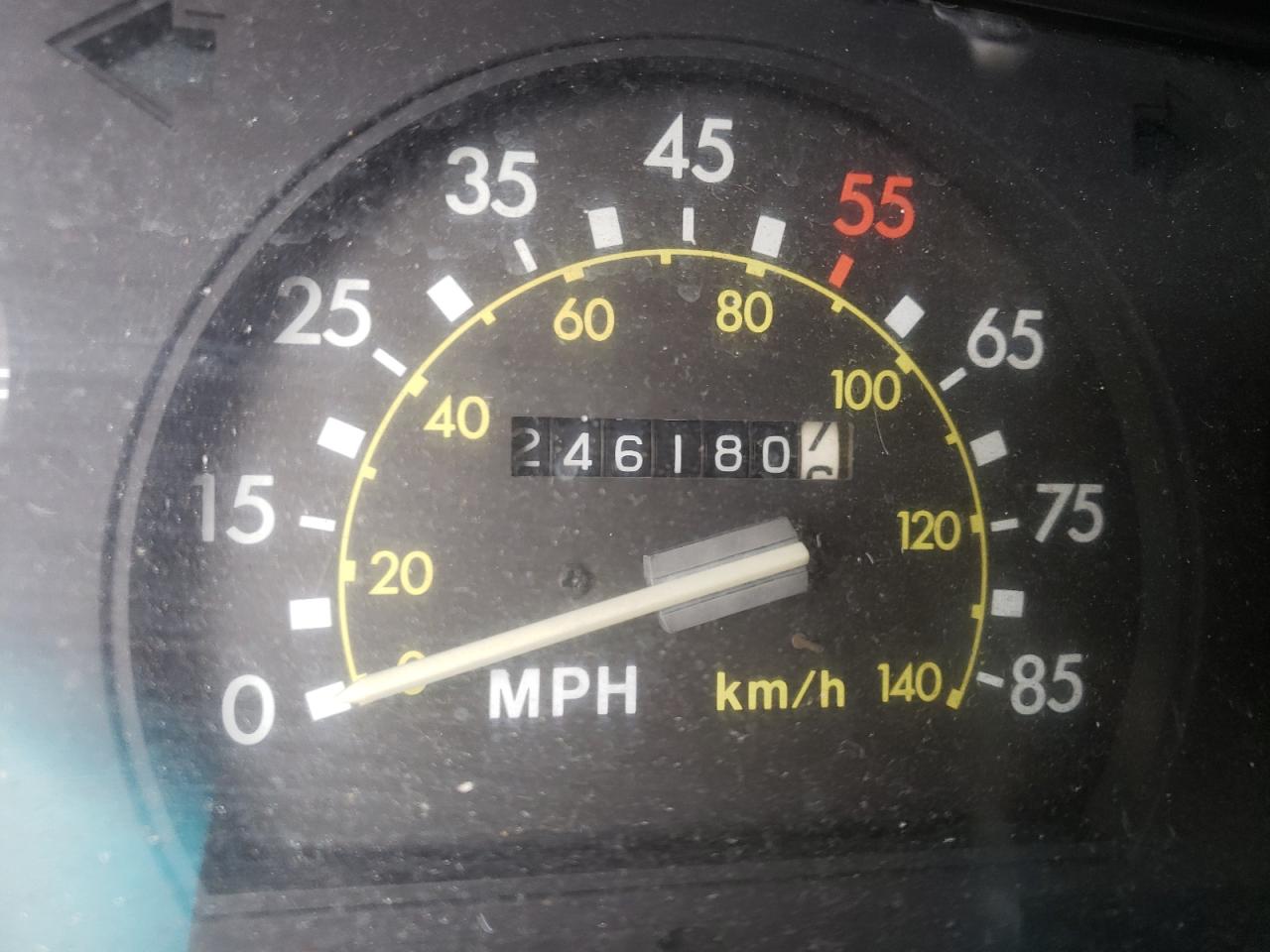 Photo 8 from auction – 1983 TOYOTA PICKUP with VIN JT4RN44D4D1142025