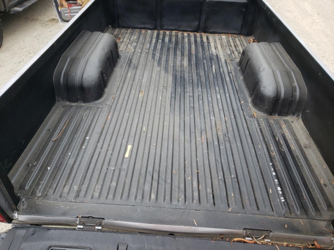 Photo 6 from auction – 1983 TOYOTA PICKUP with VIN JT4RN44D4D1142025