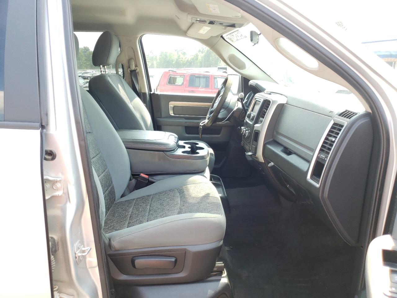 Photo 5 from auction – 2017 RAM 2500 SLT with VIN 3C6TR5DTXHG713782
