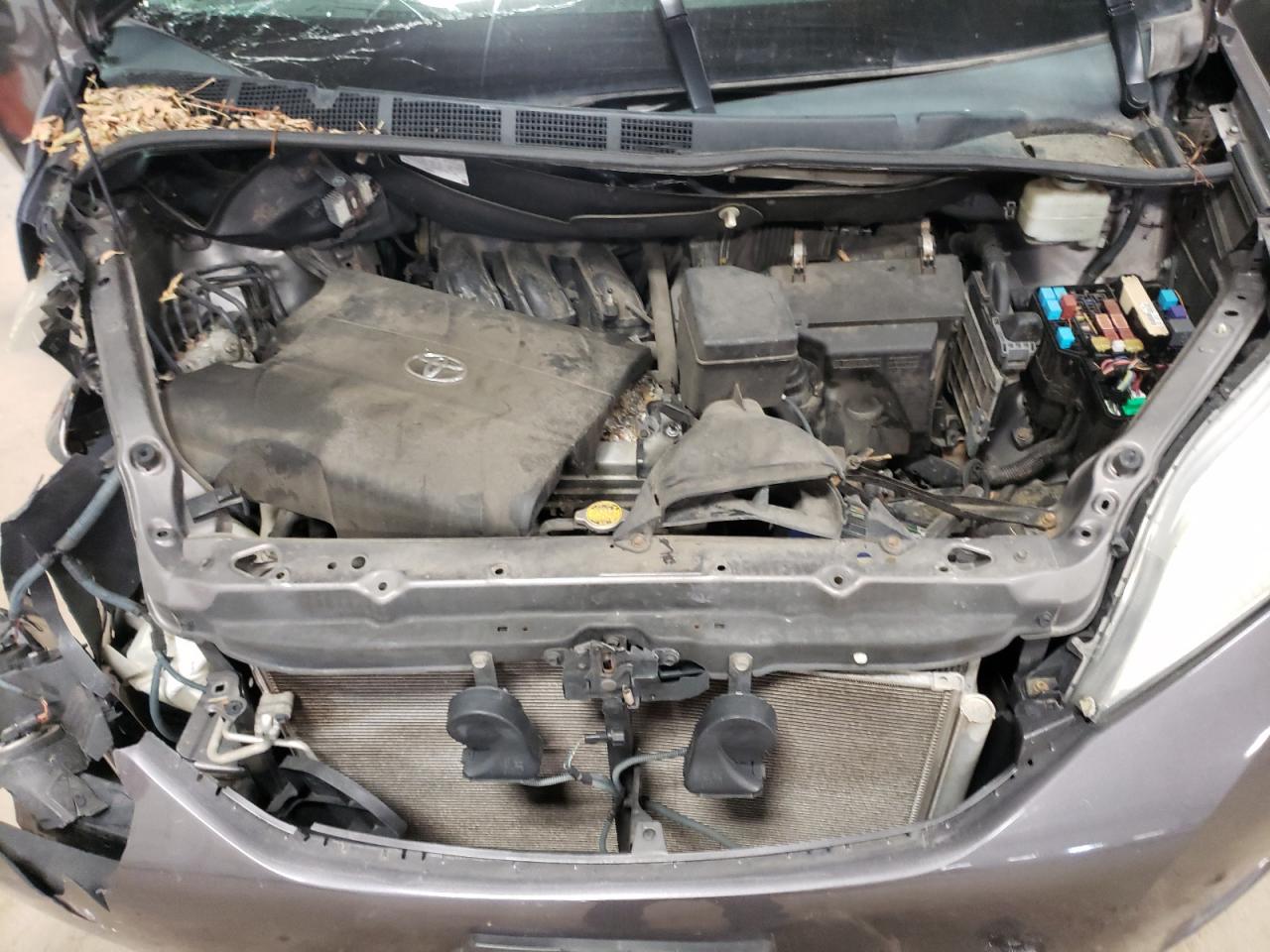 Photo 7 from auction – 2011 TOYOTA SIENNA with VIN 5TDZK3DC6BS093100