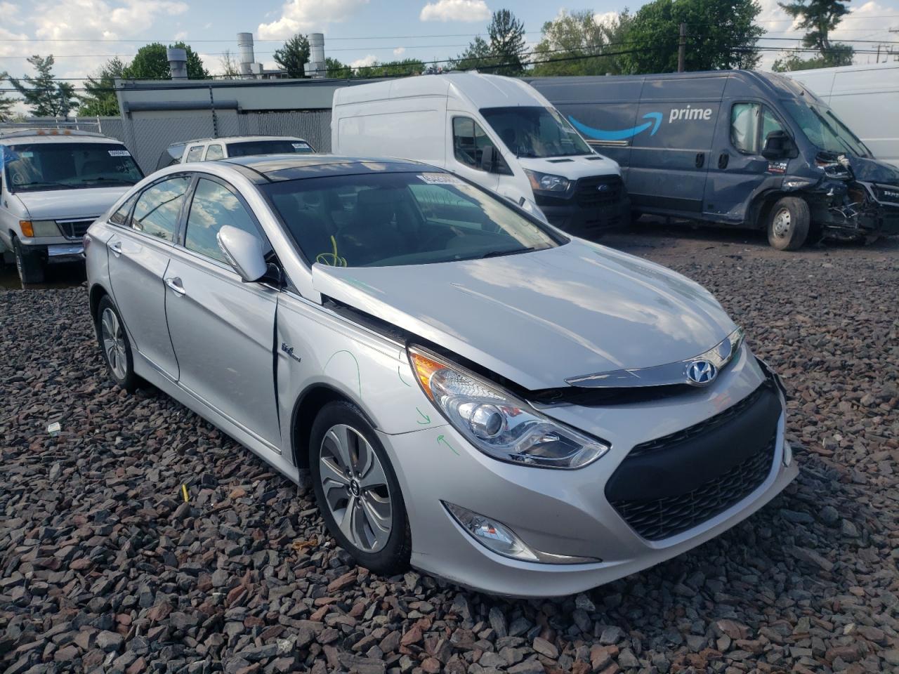 HYUNDAI SONATA HYB 2014 with VIN KMHEC4A41EA110851 - Photo from auction