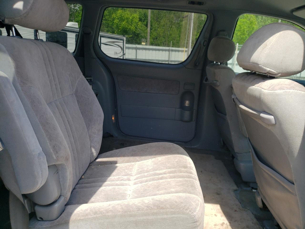 Photo 6 from auction – 2000 TOYOTA SIENNA LE with VIN 4T3ZF13C0YU306432