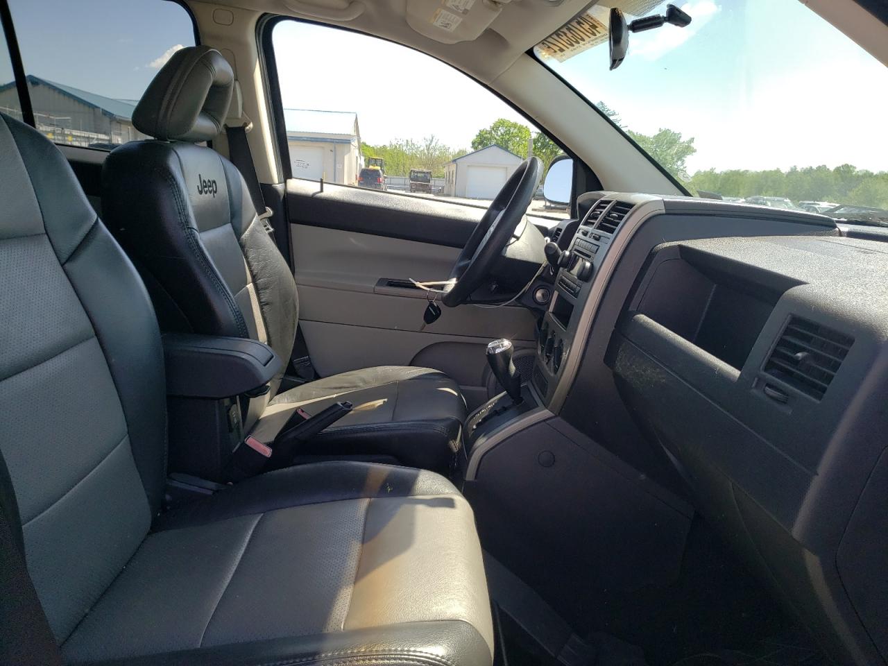 Photo 5 from auction – 2007 JEEP COMPASS with VIN 1J8FF47W77D383215