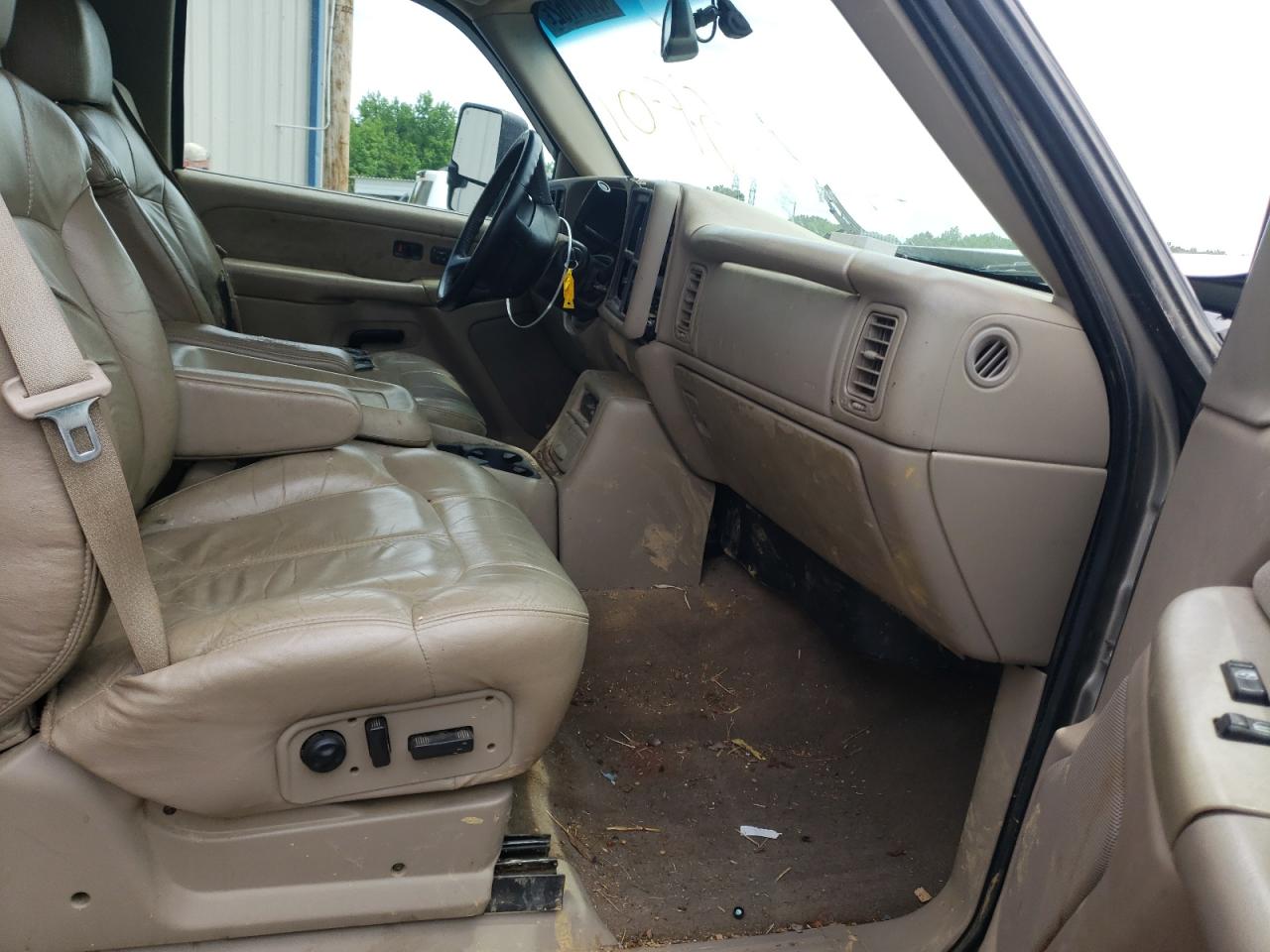 Photo 5 from auction – 2001 CHEVROLET SILVERADO with VIN 1GCHK29U91E288541