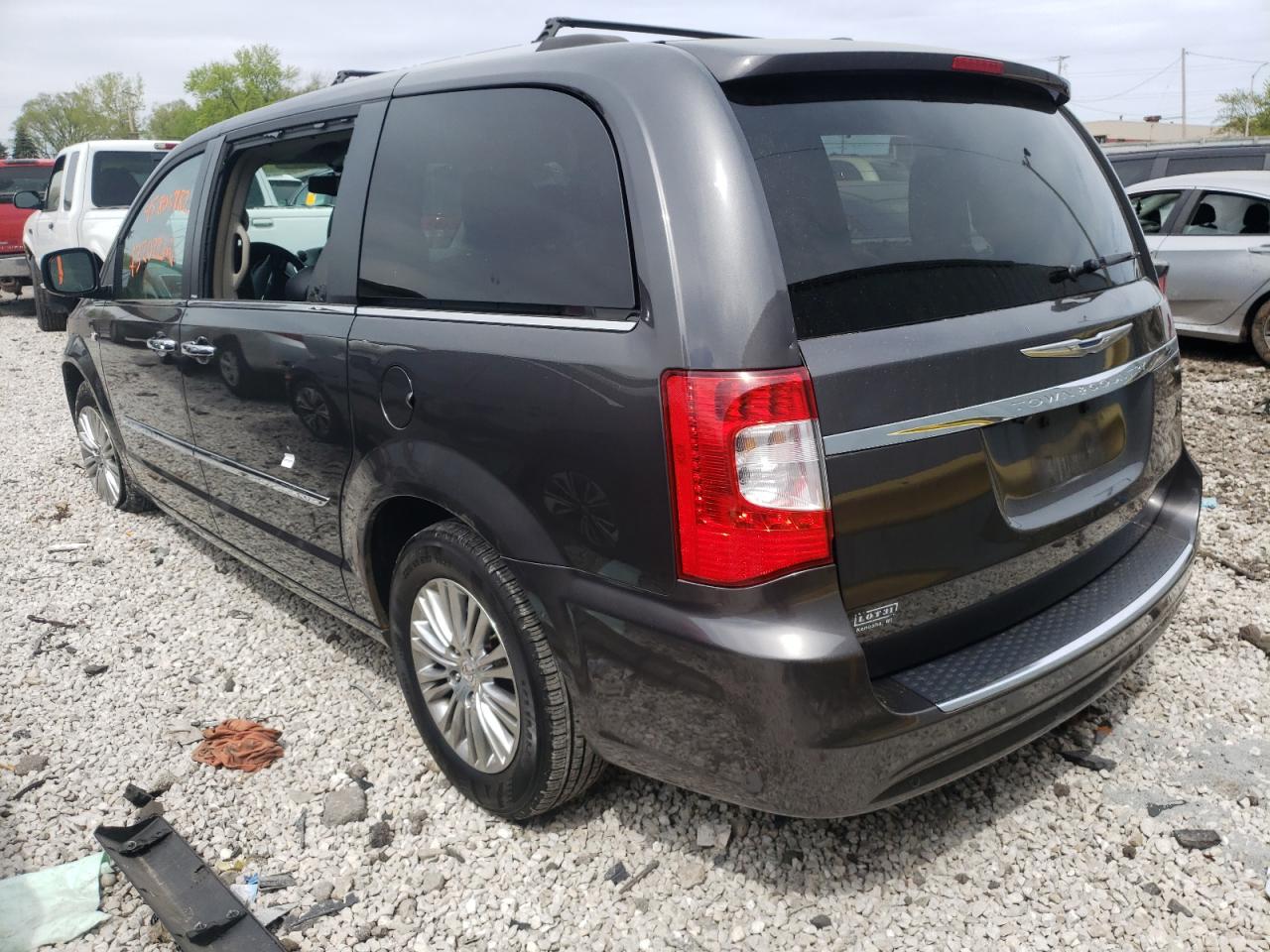 Photo 3 from auction – 2014 CHRYSLER TOWN & COU with VIN 2C4RC1CGXER328813